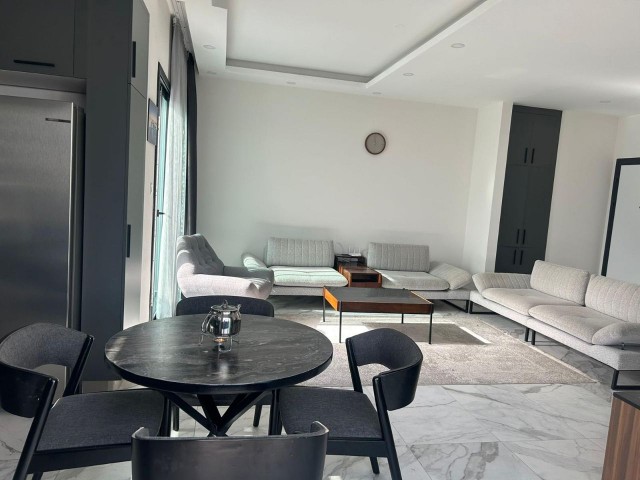 Im Herzen der Stadt Kyrenia 2+1 Penthouse ZU VERKAUFEN