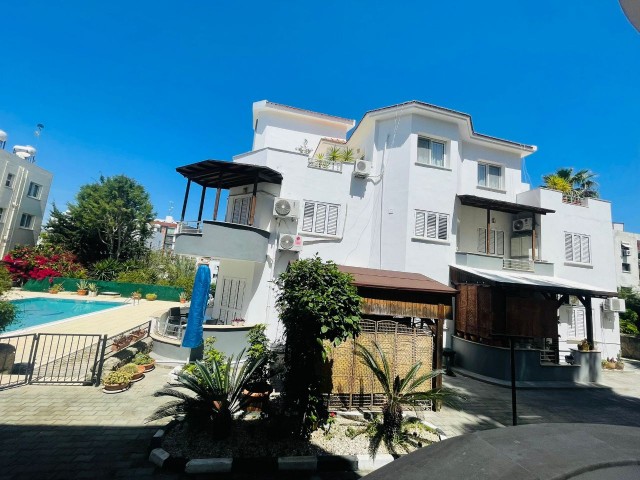 💫3+1 Flat for Sale in Kyrenia Center, Cyprus, Fully Furnished, Within Walking Distance to Everywhere, in a Site with a Pool