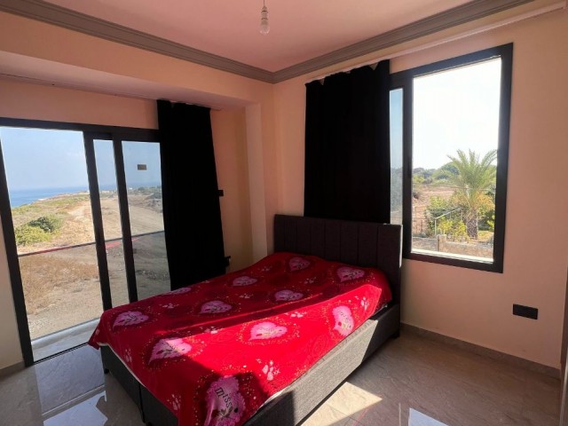 Girne Karşıyakada  2+1 Kıralik villa Denize yaninda