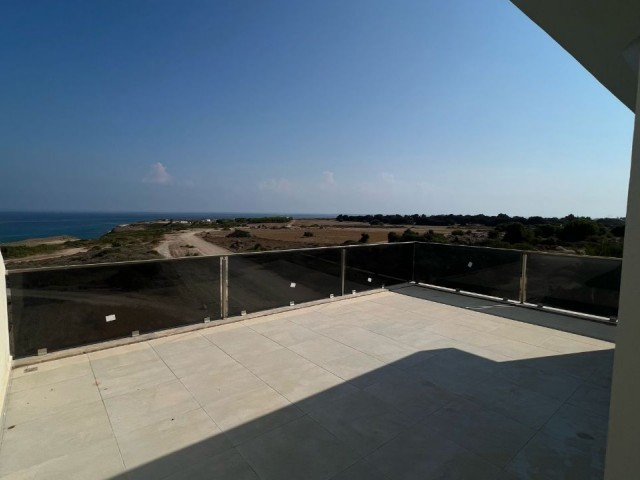 2+1 Villa zur Miete in Kyrenia Karşıyaka, direkt am Meer