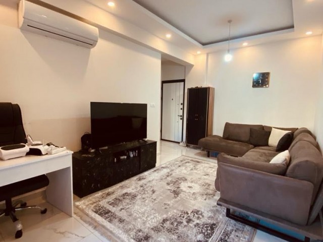 Girne Merkezde Havuzlu Fitnessli Sitede  1+1 Eşyalı Daire