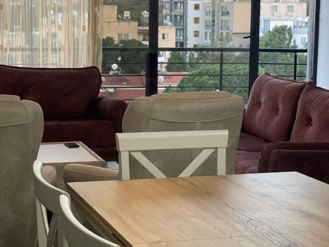 2+1 Lux-Wohnung zu vermieten im Herzen der Stadt Kyrenia