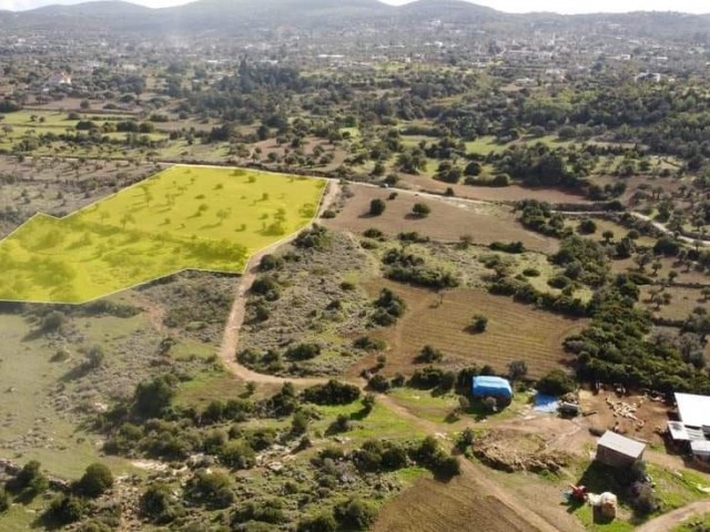 Grundstück zum Verkauf mit Berg- und Meerblick in Yeni Erenköy