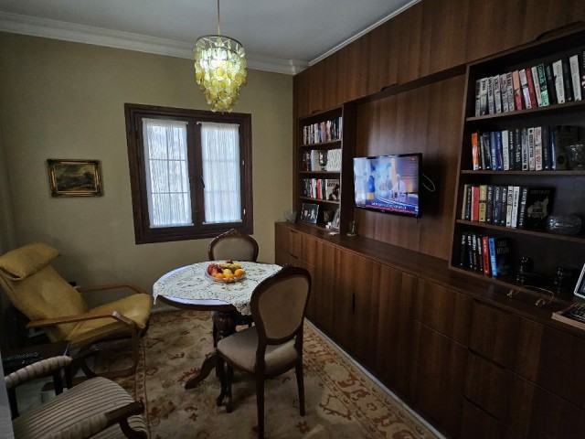 Schöne antike 3+1 Villa zum Verkauf in Ozanköy