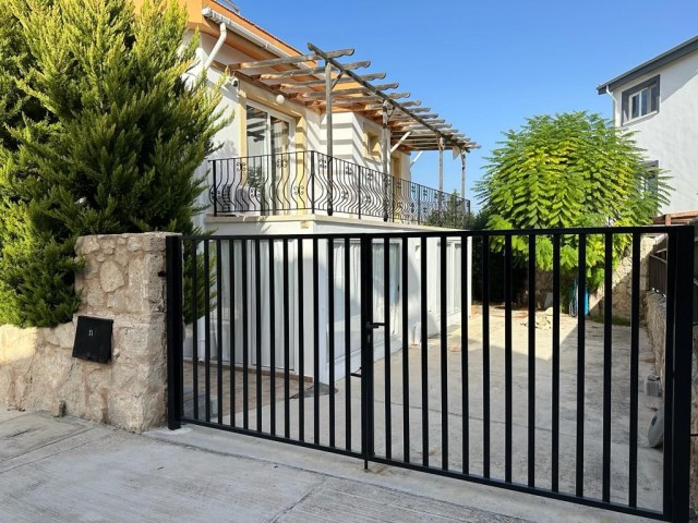 Satilik esyali, ozel havuzlu 3+1 villa +905428777144 