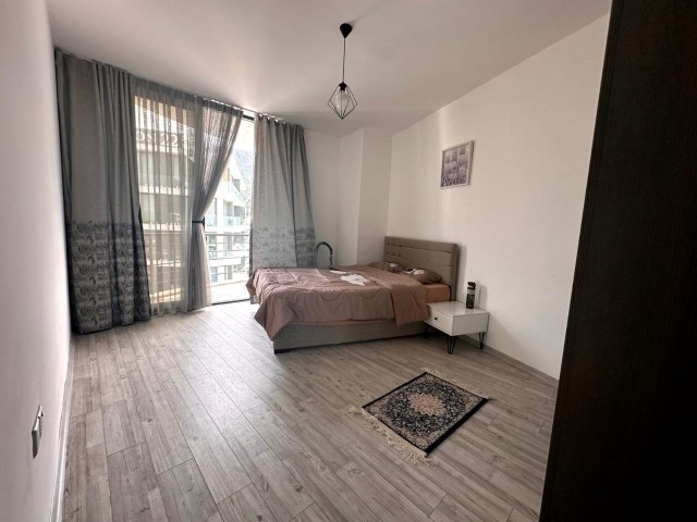 GİRNE MERKEZ DE 3+1 SATILIK DAİRE