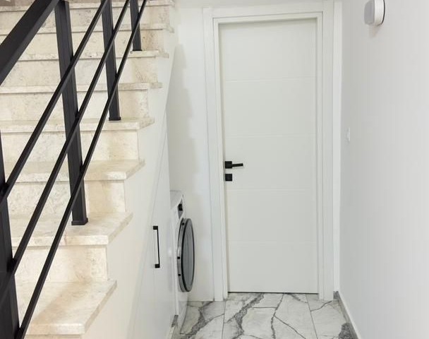 Girne Alsancak 3+1 SATILIK DUPLEX villa Denize Yaninda