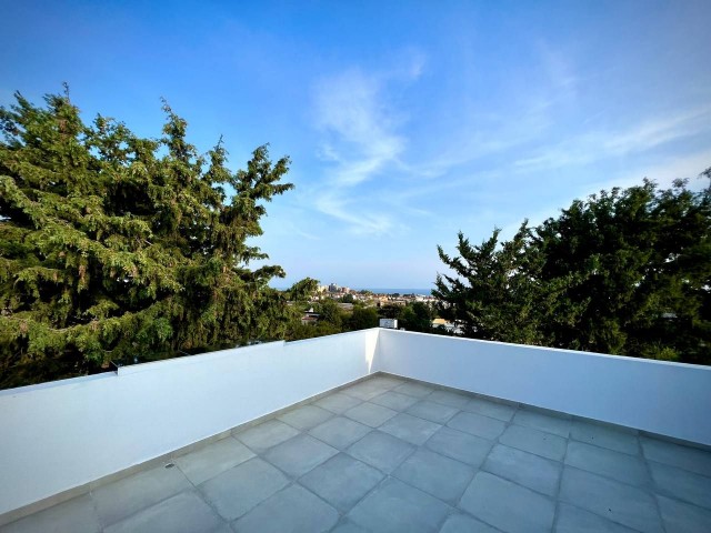 Furnished Semi-detached 3+1 Villa with Sea View in the Elite Residence, Alsancak
