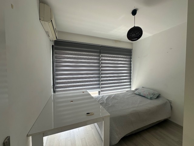 VOLLSTÄNDIG MÖBLIERTE LUXUS-3+1-PENTHOUSE-WOHNUNG ZU VERMIETEN IM KYRENIA CENTER