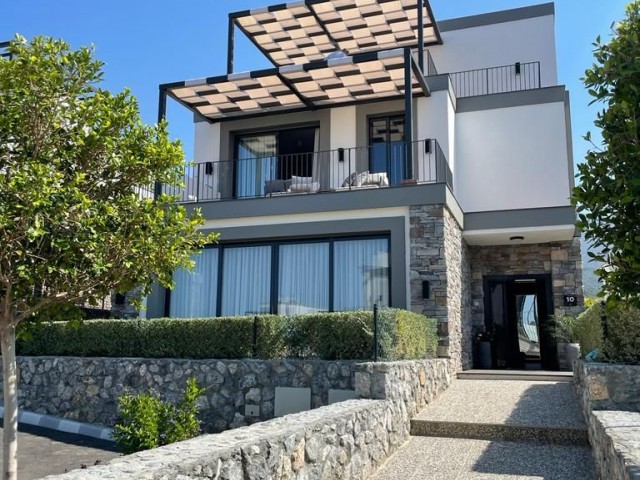 Modern 4+1 Villa in Alsancak