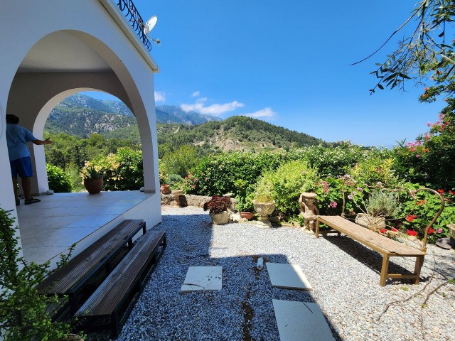 Alsancak, Villa mit privatem Pool zum Verkauf mit Berg- und Meerblick +905428777144 Englisch, Türkisch, Russisch