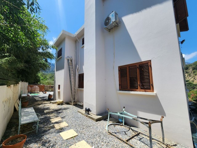 Alsancak, Villa mit privatem Pool zum Verkauf mit Berg- und Meerblick +905428777144 Englisch, Türkisch, Russisch