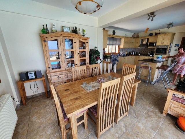 Kyrenia, Lapta, Villa zum Verkauf innerhalb von 2,5 Dekaden, in einem nicht benachbarten Gebiet +905428777144 Englisch, Türkisch, Russisch