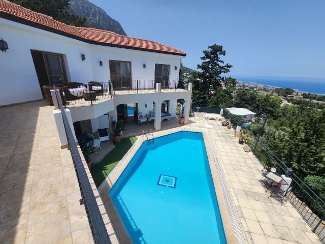 Kyrenia, Lapta, villa for sale within 2.5 decares, in a non-neighboring area +905428777144 English, 