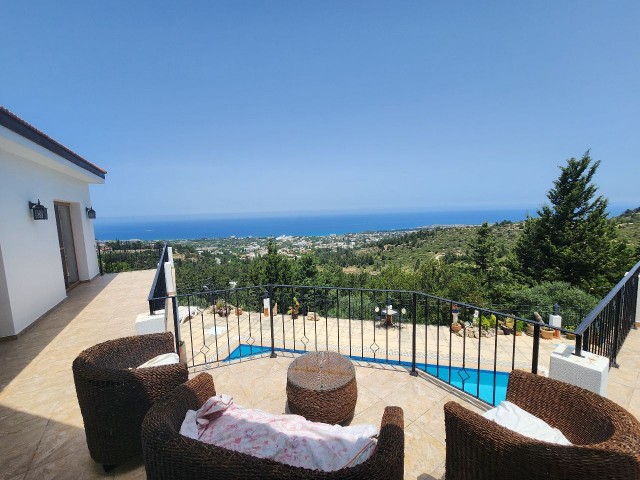 Kyrenia, Lapta, villa for sale within 2.5 decares, in a non-neighboring area +905428777144 English, Turkish, Русский