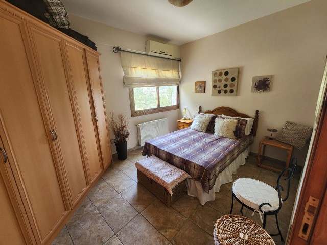 Girne, Lapta, satilik villa 1.5 dönüm içinde, komşu olmayan bir yer +905428777144 English,  Türkçe,  Русский 