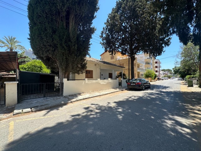 DETACHED BAHCELI WORKPLACE AT WALKING DISTANCE TO NICOSIA DEREBOYU STREET