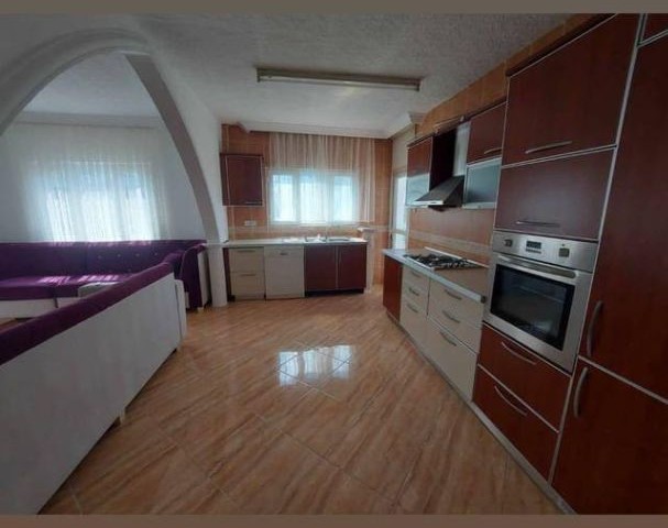 3 Bedroom  apartment in kyrenia center 