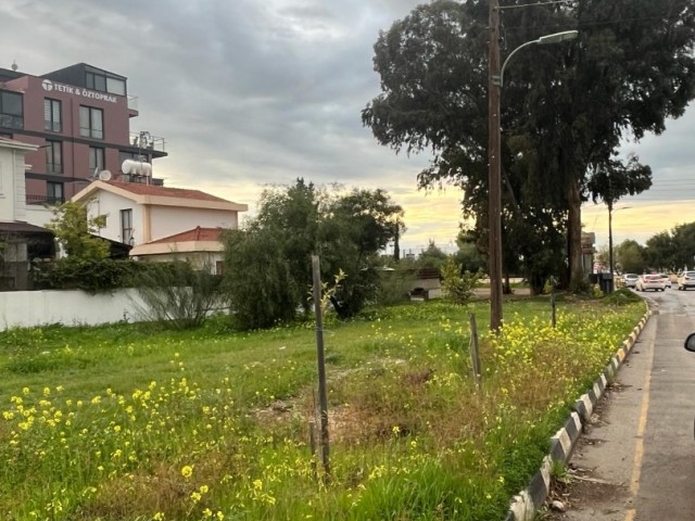 Für Galerie geeignetes Grundstück mit Gewerbegenehmigung im Zentrum von Ortaköy