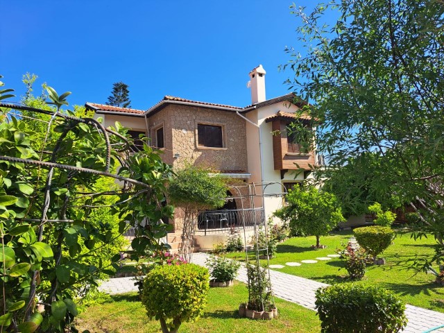 Amazing 4 bedroom villa in Bellapais