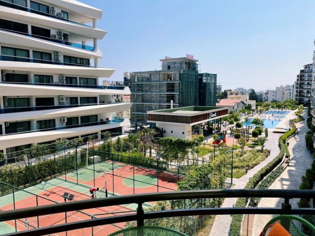 2+1 FLAT FOR SALE IN AN ELITE SITE IN KYRENIA!!