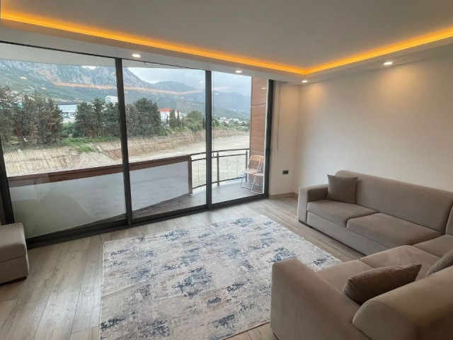 2+1 FLAT FOR SALE IN AN ELITE SITE IN KYRENIA!!