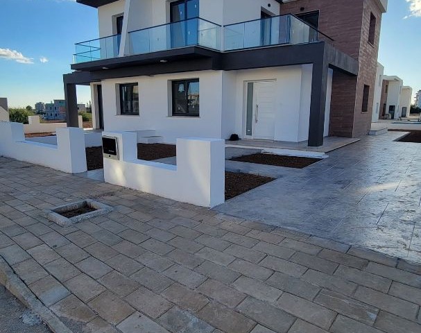 3+1 Maisonette-Villa zum Verkauf in İskele Bahçeler.