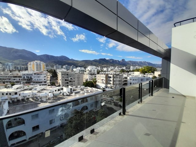 Luxuriöses 2+1-Penthouse mit herrlichem Meerblick im Herzen von Kyrenia