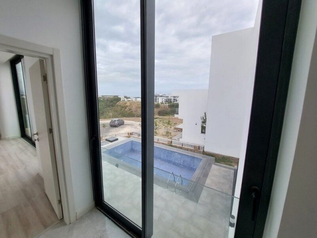 NEUE Villa 3+1 zum Verkauf mit Garten und privatem Pool in Catalkoy, Kyrenia.