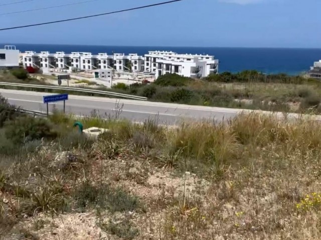 KÜÇÜK ERENKÖY HAUPTSTRAßE MIT BLICK AUF 22 STEHT ZUM VERKAUF