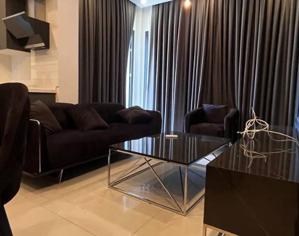 1+1 flat for sale in Kyrenia Center. There is a common pool and gym. Close to many locations in the city center.