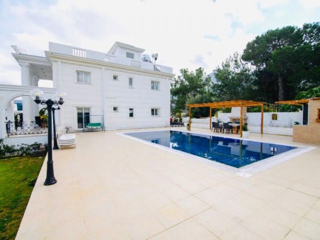 5+1, komplett möblierte Luxusvilla mit Pool in Karaoğlanoğlu, Kyrenia.