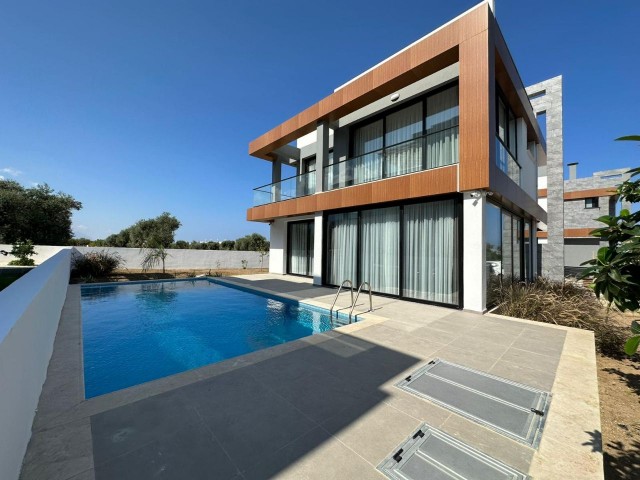 Null-Luxus-4+1-Villa mit privatem Pool in Çatalköy mit besonderer Innenarchitektur!