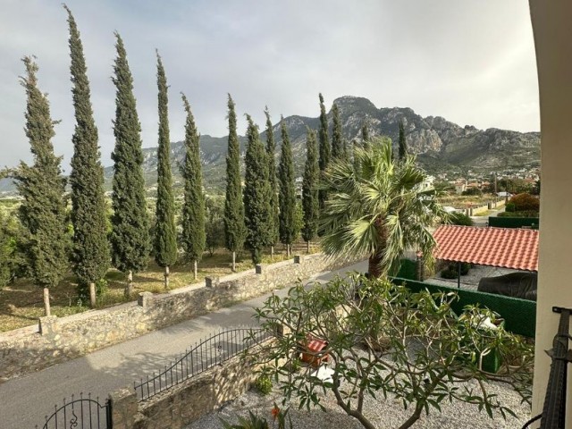 3+1 Spacious Villa with Mountain and Sea Views in Karşıyaka!