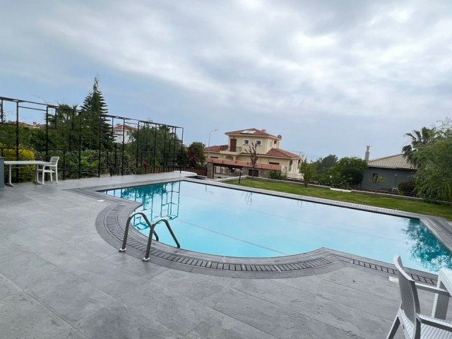 Ultraluxuriöse 4+1-Villa mit privatem Pool und Whirlpool in Alsancak!