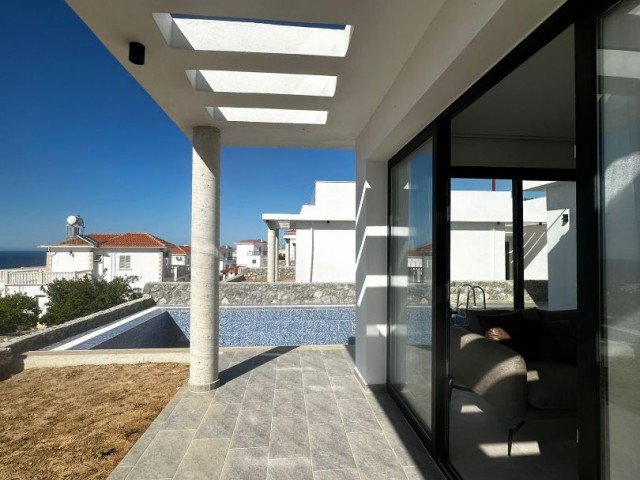 Völlig brandneue, einstöckige, moderne Villa mit privatem Pool in Esentepe!