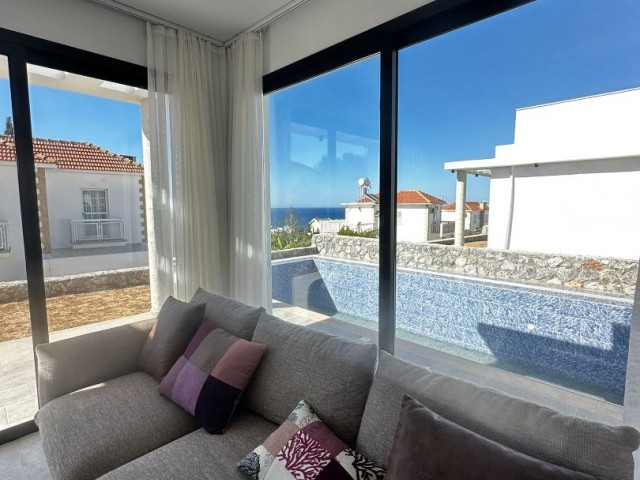 Esentepe'de  sıfır , tek katlı deniz manzaralı modern villa!