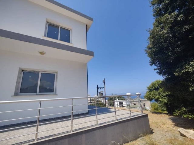 Duplex-Villa zum Verkauf mit herrlichem Blick auf die Berge und das Meer in Başpınar