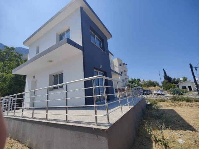 Duplex-Villa zum Verkauf mit herrlichem Blick auf die Berge und das Meer in Başpınar