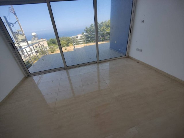 Duplex-Villa zum Verkauf mit herrlichem Blick auf die Berge und das Meer in Başpınar