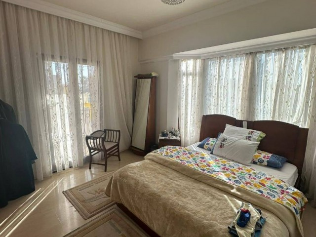 Komfortables Einfamilienhaus mit großem Garten und Dachgeschoss zum Verkauf in Gönyeli