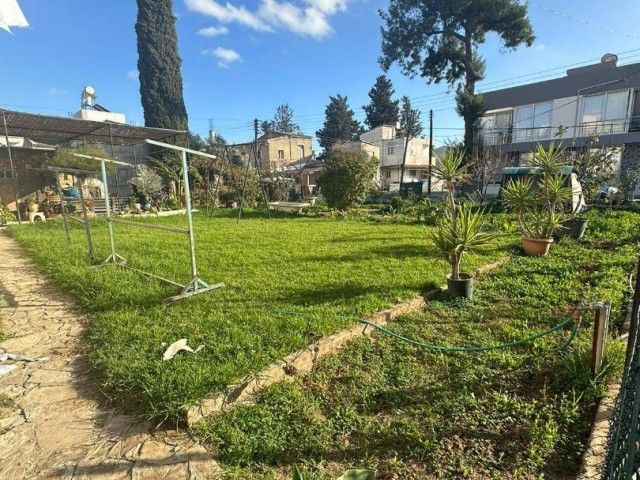 Komfortables Einfamilienhaus mit großem Garten und Dachgeschoss zum Verkauf in Gönyeli