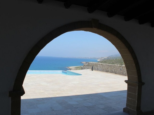 Wunderschöne Villa zum Verkauf mit Blick auf die Natur und das Meer ** 