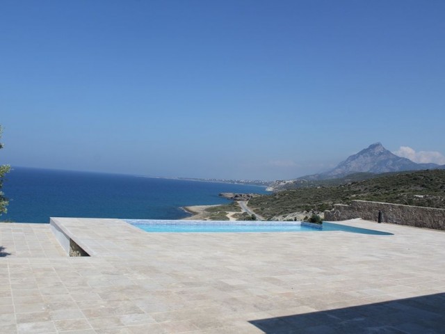 Wunderschöne Villa zum Verkauf mit Blick auf die Natur und das Meer ** 