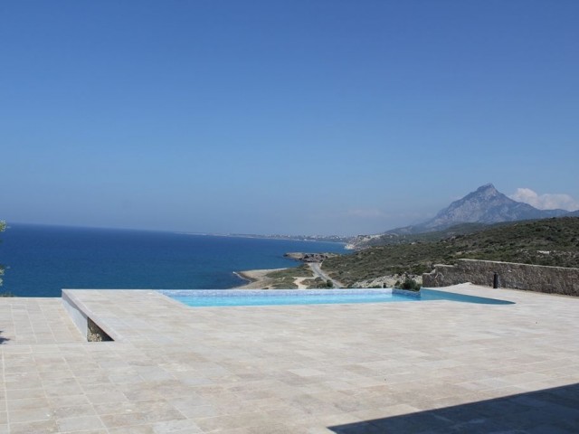 Wunderschöne Villa zum Verkauf mit Blick auf die Natur und das Meer ** 