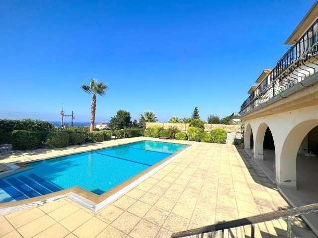 4+1 300m2 villa with pool 