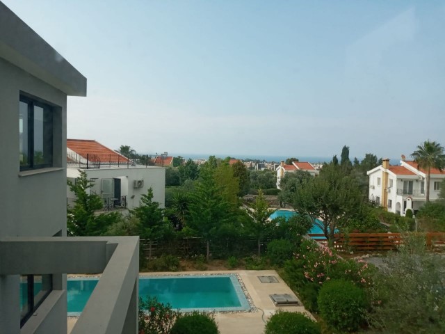 Villa mit eigenem Garten und Pool mit Meerblick in Catalköy ** 