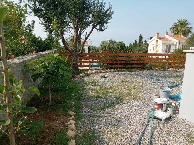 Villa mit eigenem Garten und Pool mit Meerblick in Catalköy ** 