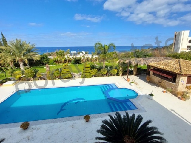 Türkische Villa mit herrlichem Berg-und Meerblick in Kyrenia Lapta * ** 