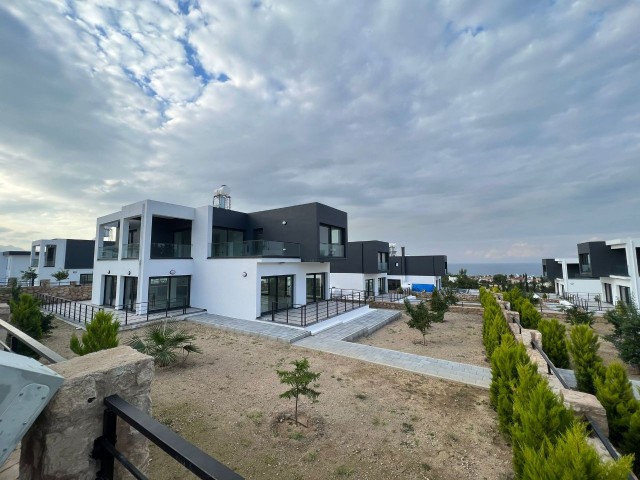 Manzaralı Bir Konumda Satılık Modern Villalar £255,000’den başlayan fiyatlarla, havuzlu havuzsuz seçeneklerle sizleri bekliyor